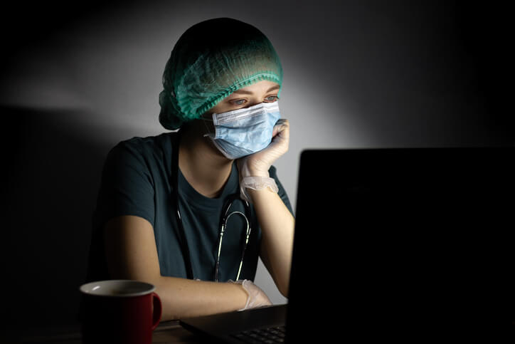 How to Work Night Shift and Stay Healthy: 20 Tips for Success